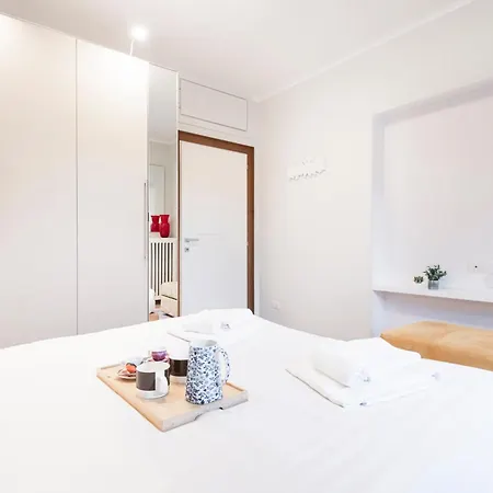 Cozy Flat At Colonne Di San Lorenzo By Easylife * Milão